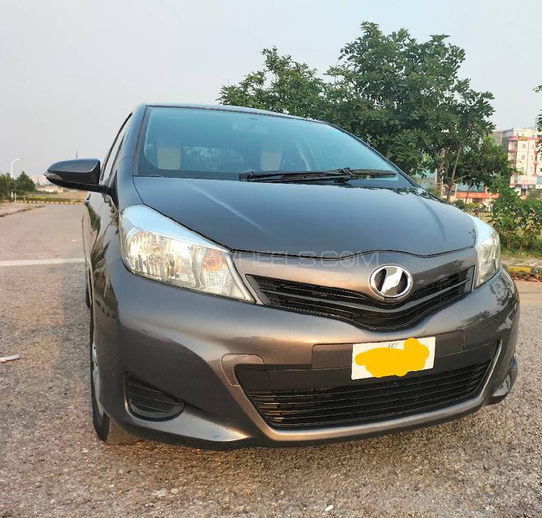 Toyota Vitz 2011 for Sale in Islamabad Image-1