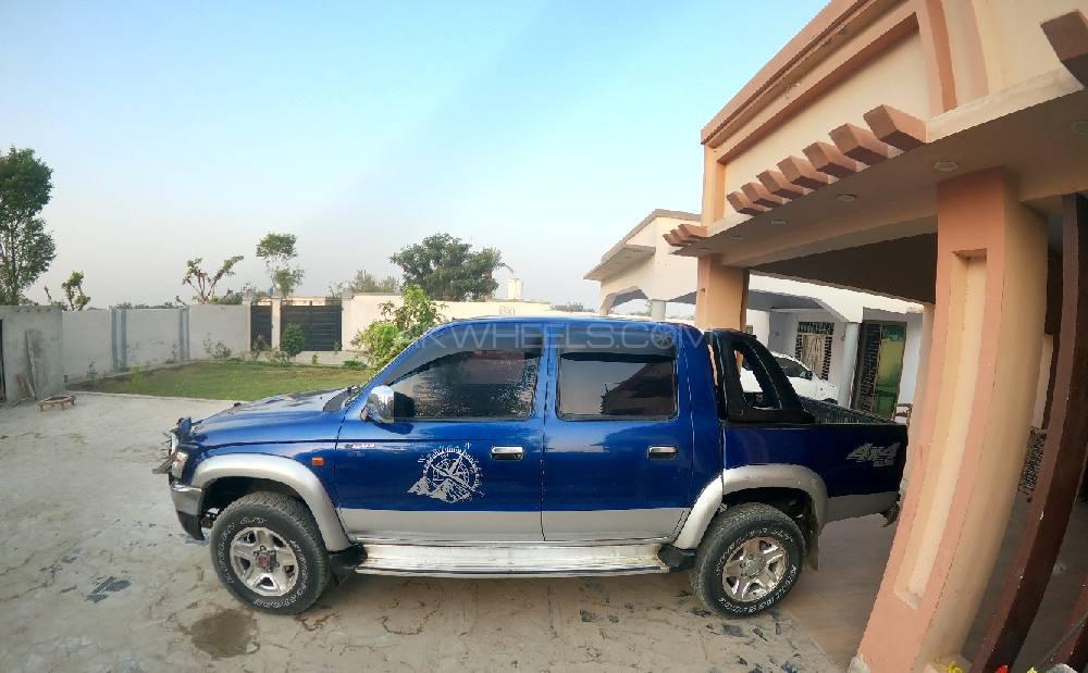 Toyota Hilux 2002 for Sale in Layyah Image-1