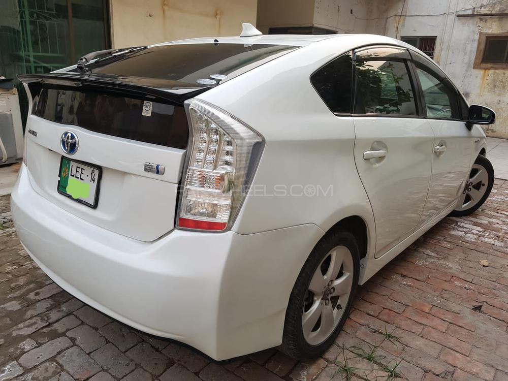 Toyota Prius 2011 for Sale in Lahore Toyota Prius 2011 for Sale in Lahore Image-4