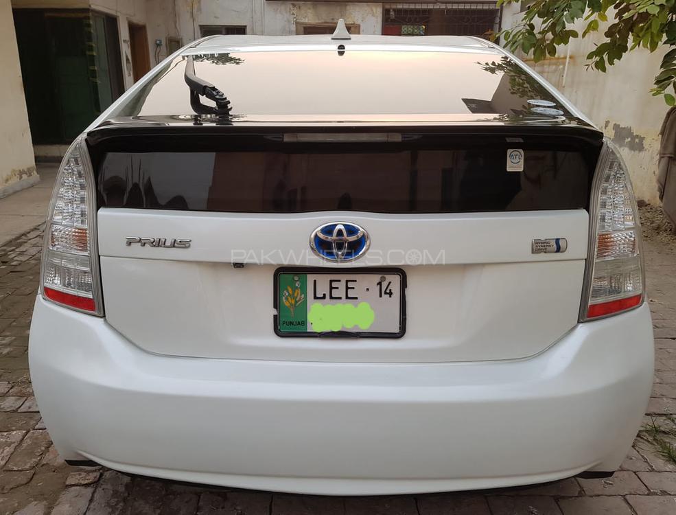 Toyota Prius 2011 for Sale in Lahore Toyota Prius 2011 for Sale in Lahore Image-6