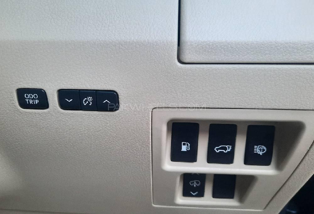 Lexus RX Series 2010 for Sale in Karachi Lexus RX Series 2010 for Sale in Karachi Image-9