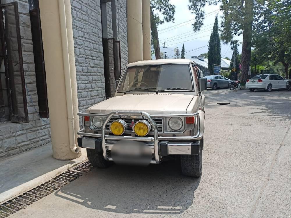 Mitsubishi Pajero 1988 for Sale in Abbottabad Image-1