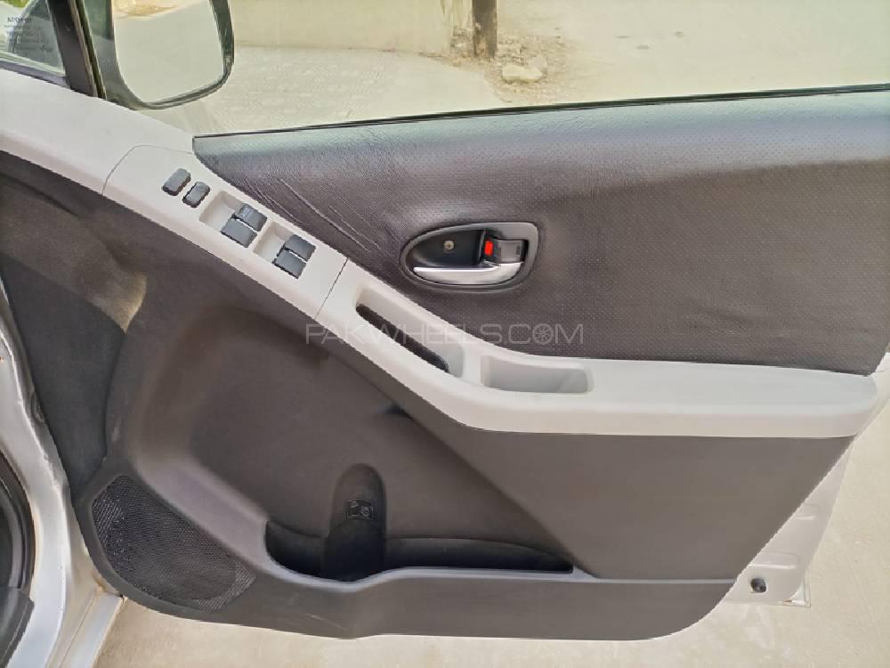Toyota Vitz 2010 for Sale in Karachi Toyota Vitz 2010 for Sale in Karachi Image-11