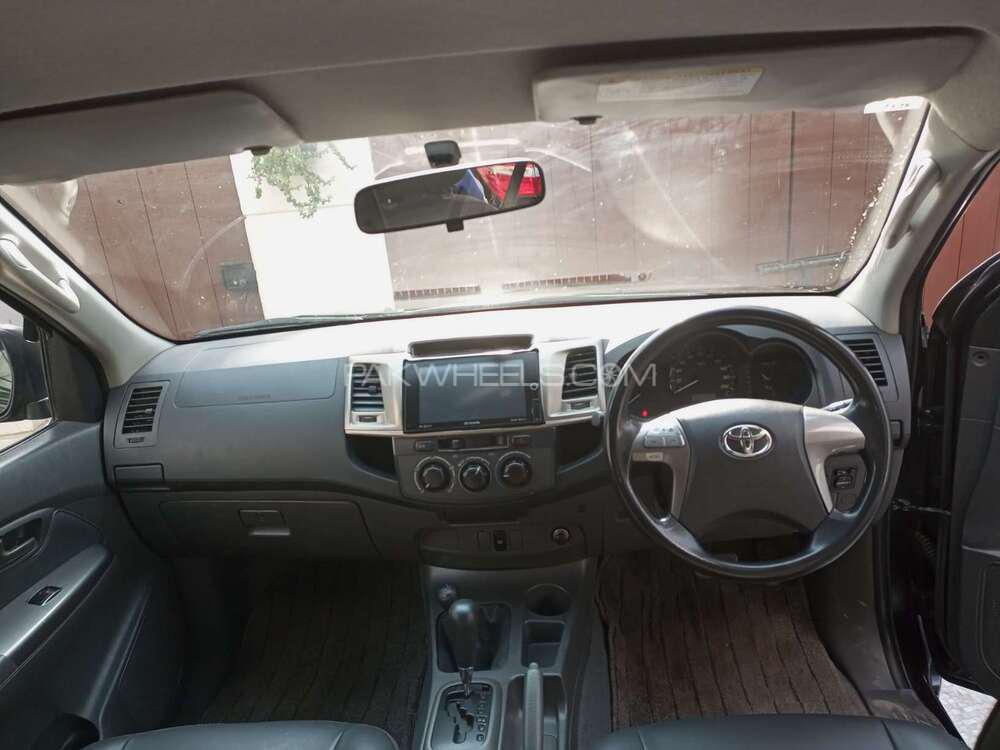 Toyota Hilux 2012 for Sale in Karachi Toyota Hilux 2012 for Sale in Karachi Image-9