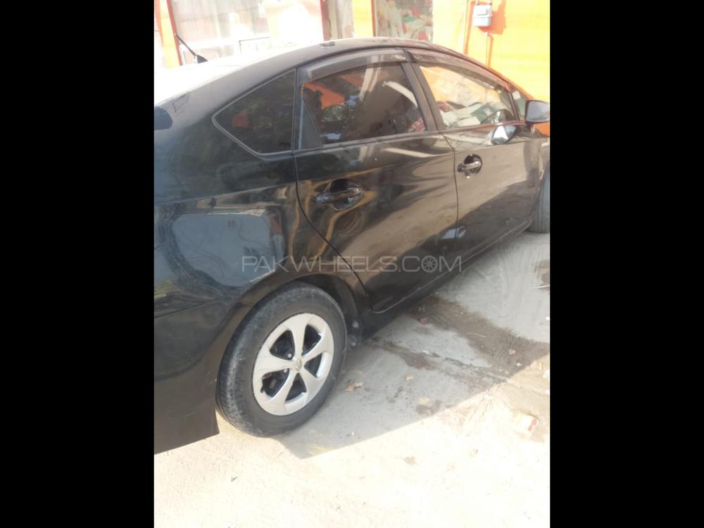Toyota Prius 2013 for Sale in Peshawar Toyota Prius 2013 for Sale in Peshawar Image-2