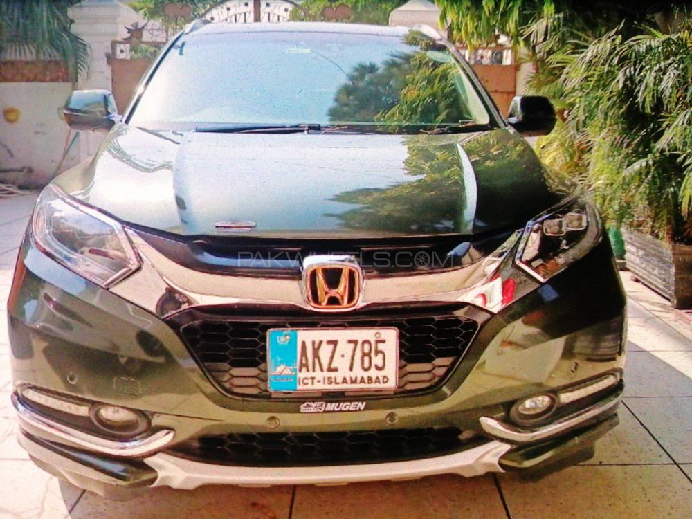 Honda Vezel 2015 for Sale in Lahore Image-1