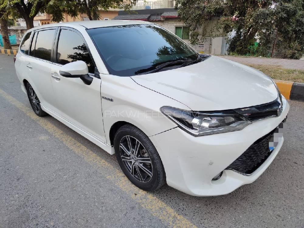 Toyota corolla fielder 2016