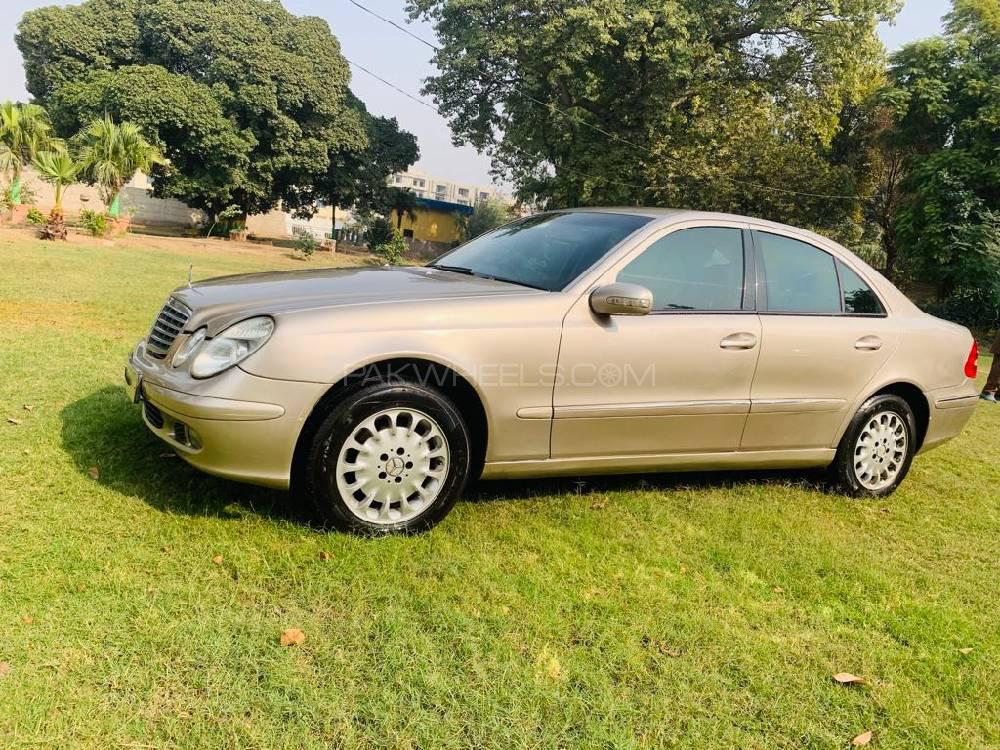 Mercedes Benz E Class 2004 for Sale in Sargodha Mercedes Benz E Class 2004 for Sale in Sargodha Image-9
