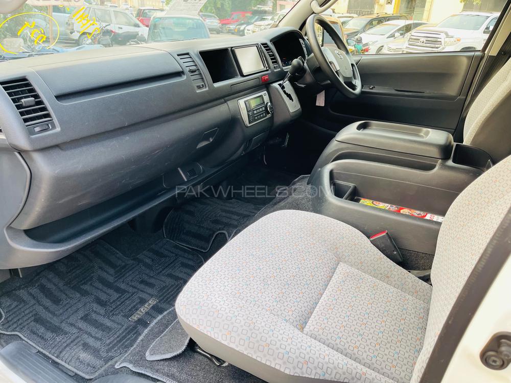 Toyota Hiace 2016 for Sale in Karachi Toyota Hiace 2016 for Sale in Karachi Image-10