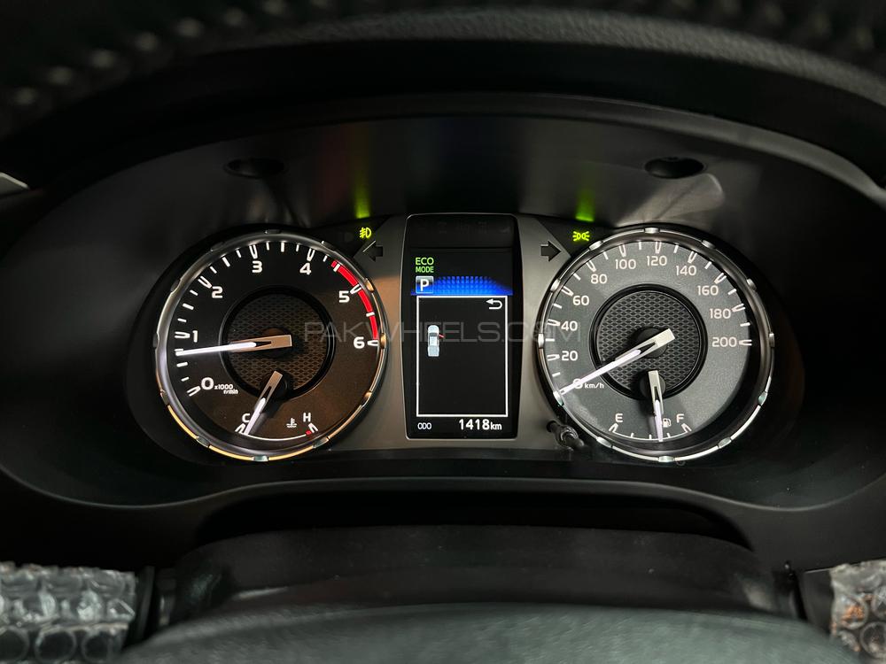 Toyota Hilux 2021 for Sale in Peshawar Toyota Hilux 2021 for Sale in Peshawar Image-9