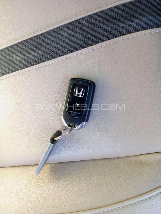 Honda Civic 2016 for Sale in Karachi Honda Civic 2016 for Sale in Karachi Image-16