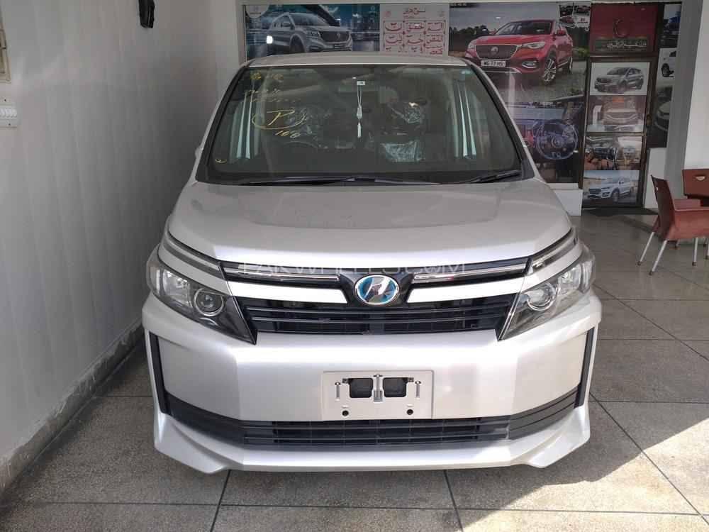 Toyota Voxy 2015 for Sale in Lahore Image-1