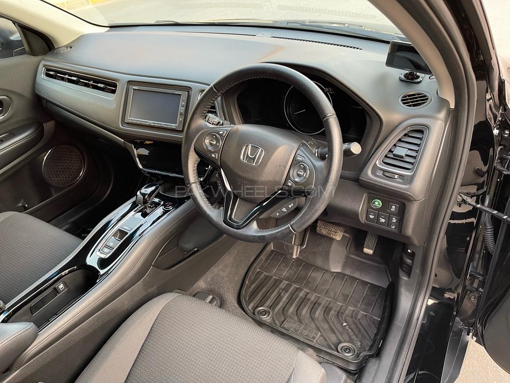 Honda Vezel 2018 for Sale in Faisalabad Honda Vezel 2018 for Sale in Faisalabad Image-7
