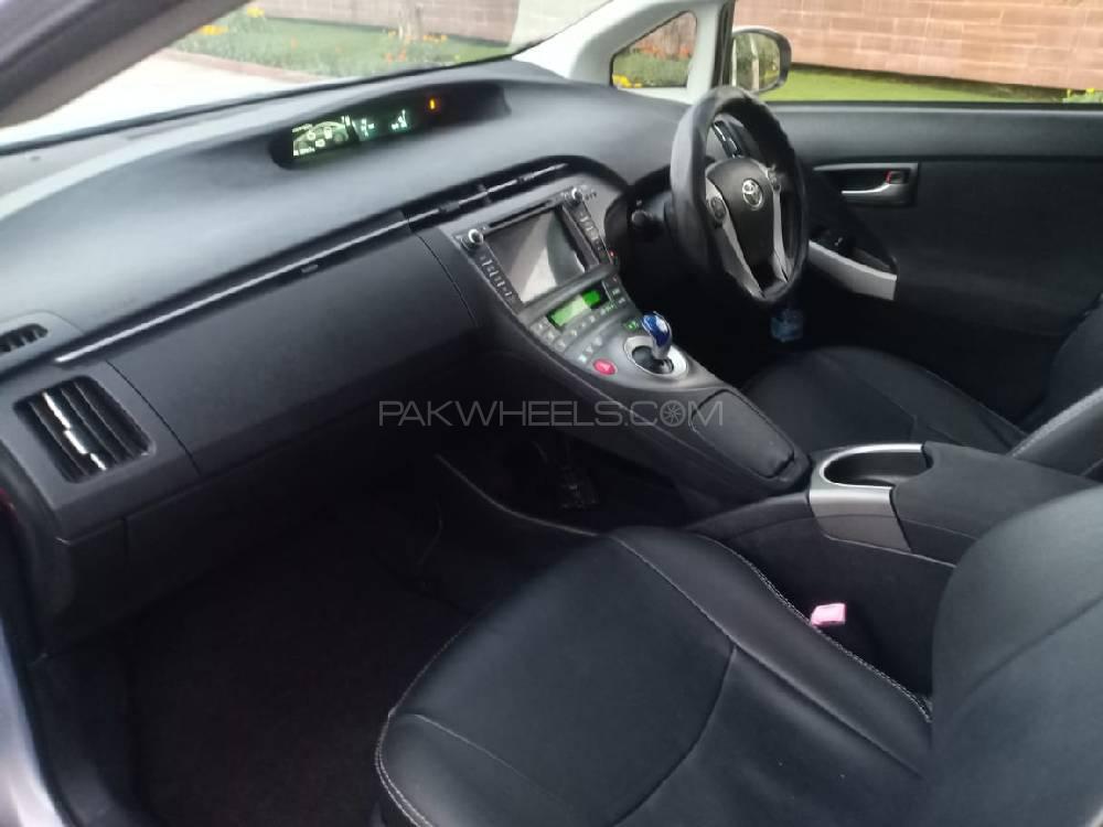 Toyota Prius 2012 for Sale in Rawalpindi Toyota Prius 2012 for Sale in Rawalpindi Image-3