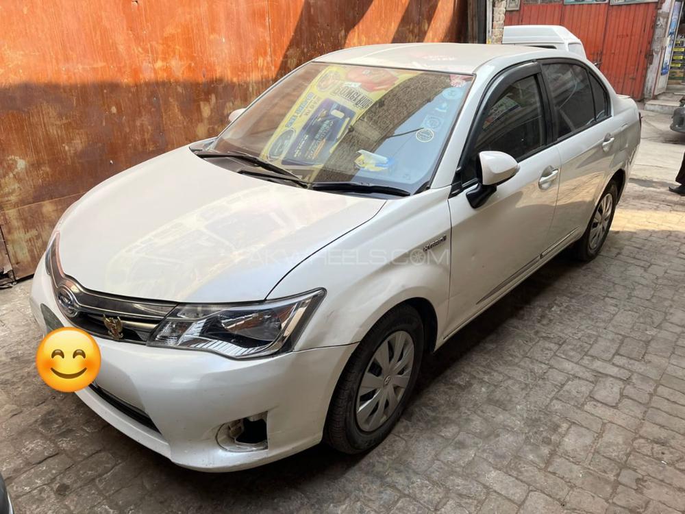 Toyota Corolla Axio 2014 for Sale in Faisalabad Image-1