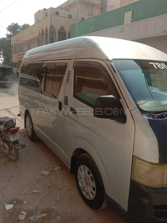 Toyota Hiace 2010 for Sale in Karachi Toyota Hiace 2010 for Sale in Karachi Image-5