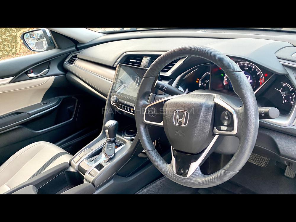 Honda Civic Oriel 1.8 i-VTEC CVT 2017 Image-1