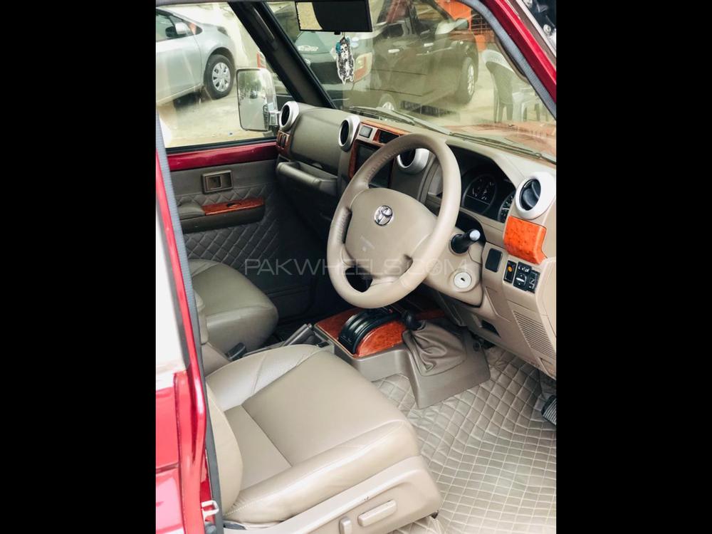 Toyota Land Cruiser 1995 for Sale in Karachi Toyota Land Cruiser 1995 for Sale in Karachi Image-7