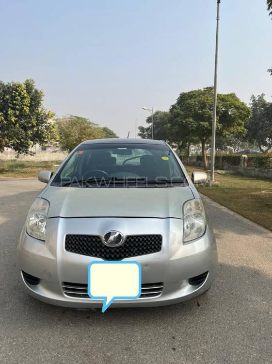 Toyota Vitz 2005 for Sale in Lahore Image-1