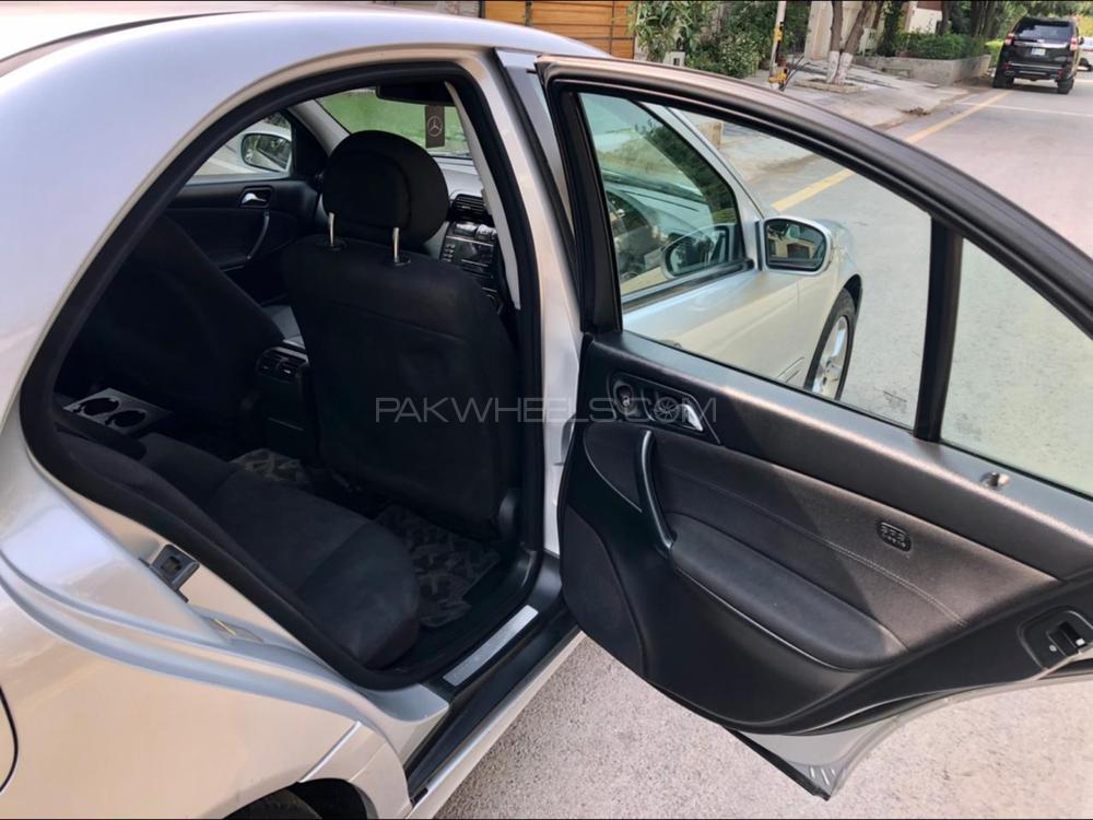 Mercedes Benz C Class 2005 for Sale in Rawalpindi Mercedes Benz C Class 2005 for Sale in Rawalpindi Image-4