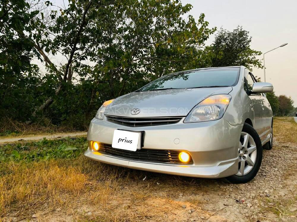 Toyota Prius 2004 for Sale in Islamabad Image-1