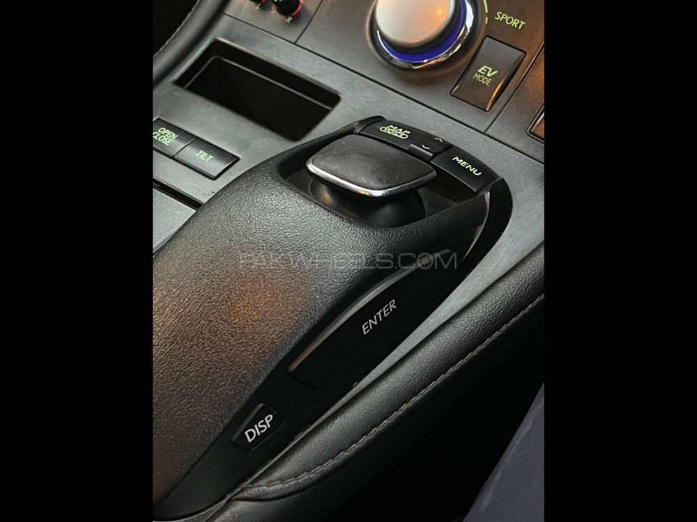 Lexus CT200h 2011 for Sale in Islamabad Lexus CT200h 2011 for Sale in Islamabad Image-4