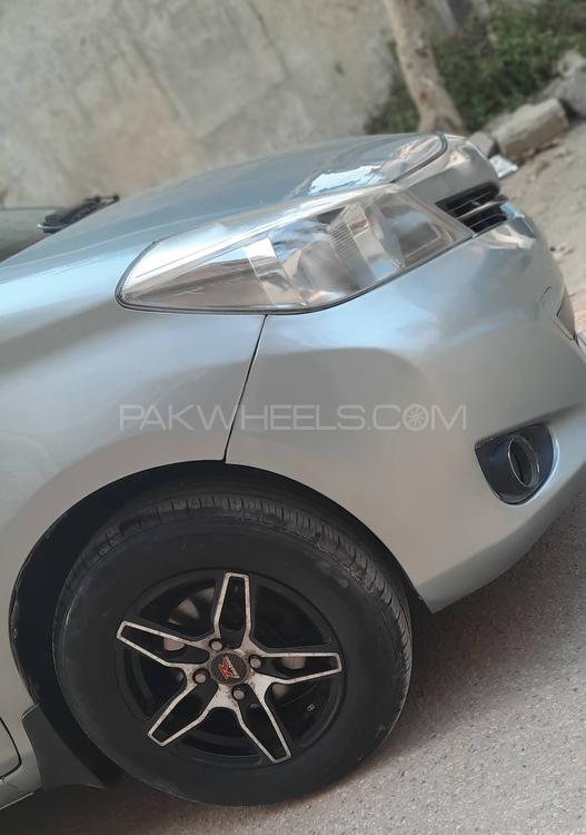 Toyota Vitz 2011 for Sale in Karachi Image-1