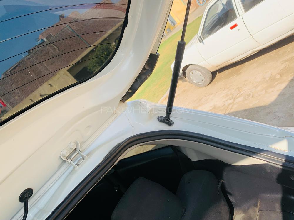 Toyota Vitz 2011 for Sale in Peshawar Toyota Vitz 2011 for Sale in Peshawar Image-10