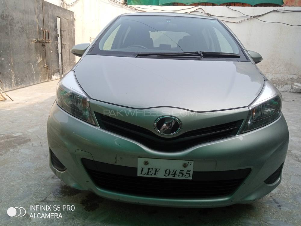 Toyota Vitz 2014 for Sale in Kot addu Image-1