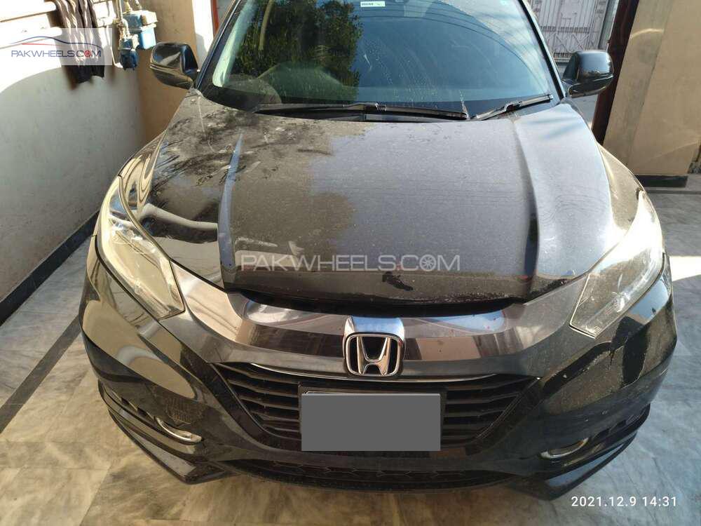 Honda Vezel Hybrid Z 2014 Image-1