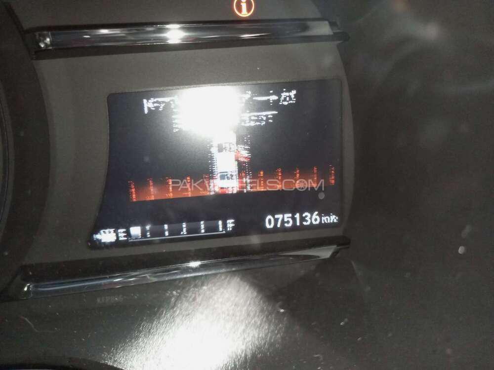 Honda Vezel 2017 for Sale in Lahore Honda Vezel 2017 for Sale in Lahore Image-9