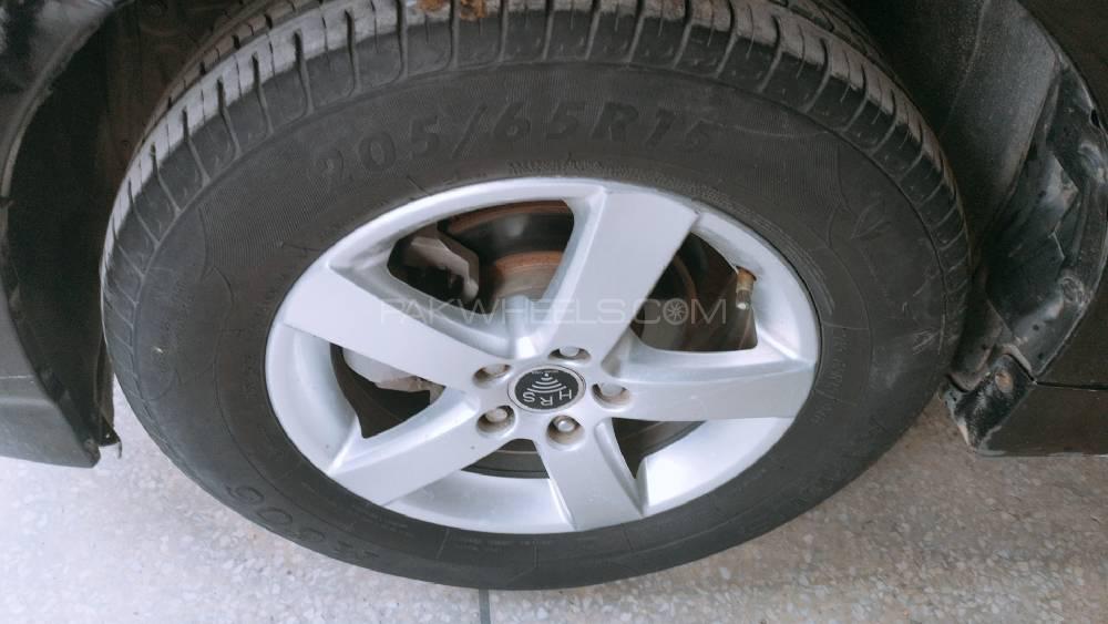 Toyota Prius 2011 for Sale in Gujranwala Toyota Prius 2011 for Sale in Gujranwala Image-7