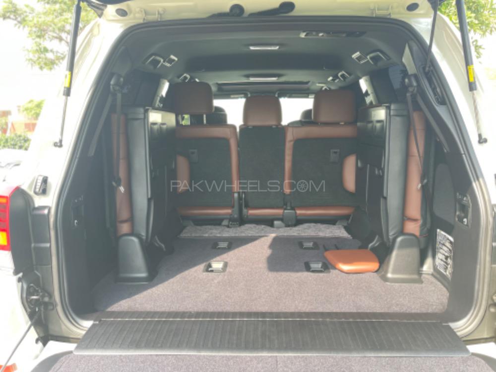 Toyota Land Cruiser 2016 for Sale in Lahore Toyota Land Cruiser 2016 for Sale in Lahore Image-16