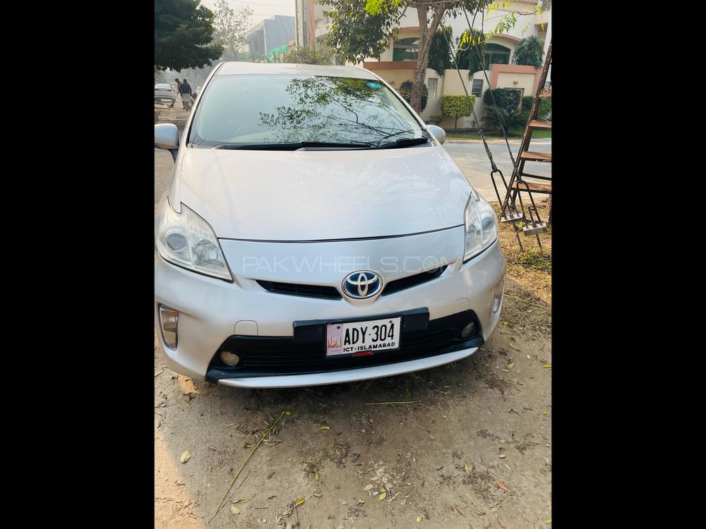 Toyota Prius 2013 for Sale in Lahore Image-1