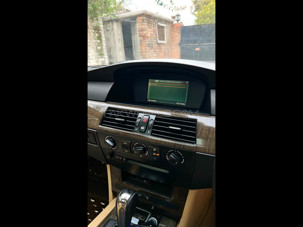 BMW 5 Series 2006 for Sale in Peshawar BMW 5 Series 2006 for Sale in Peshawar Image-16