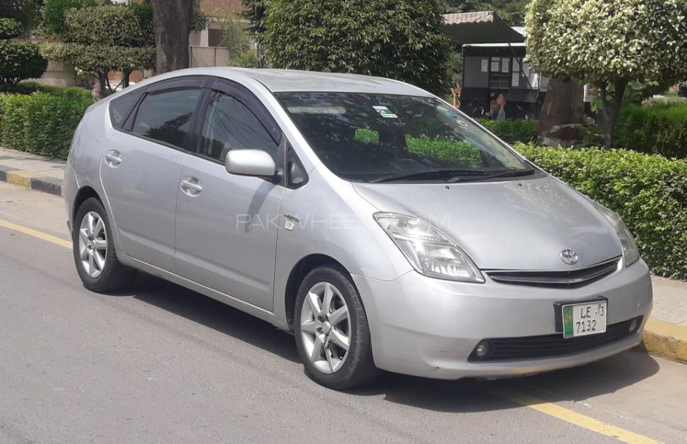 Toyota Prius 2007 for Sale in Lahore Image-1