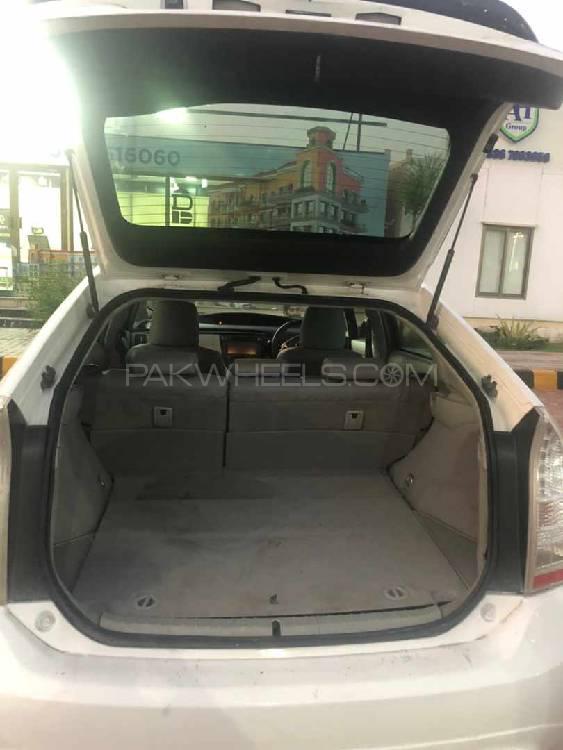Toyota Prius 2010 for Sale in Lahore Toyota Prius 2010 for Sale in Lahore Image-5