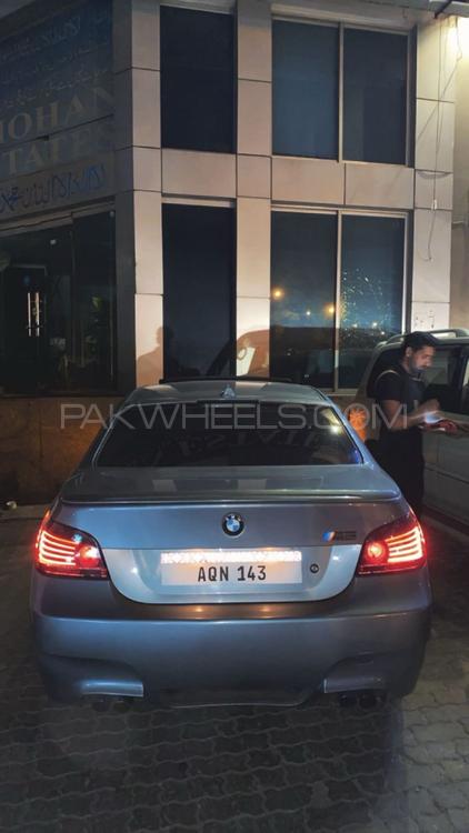 BMW 5 Series - 2004 Rio Image-1