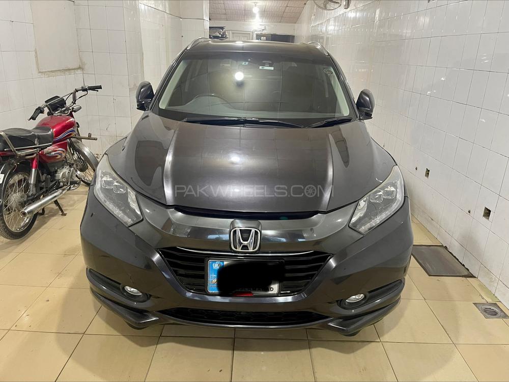 Honda Vezel 2015 for Sale in Faisalabad Image-1