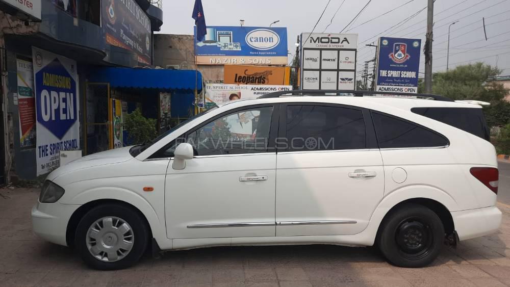 SsangYong Stavic 2005 for Sale in Lahore Image-1