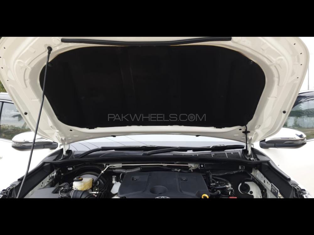 Toyota Hilux 2021 for Sale in Sialkot Toyota Hilux 2021 for Sale in Sialkot Image-11