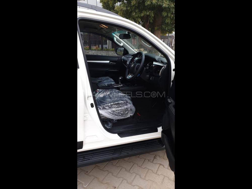 Toyota Hilux 2021 for Sale in Sialkot Toyota Hilux 2021 for Sale in Sialkot Image-14