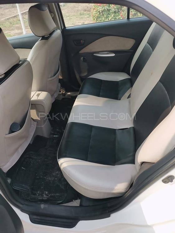 Toyota Belta 2005 for Sale in Lahore Toyota Belta 2005 for Sale in Lahore Image-6