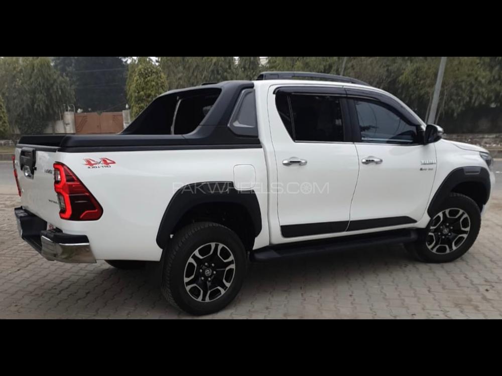 Toyota Hilux 2021 for Sale in Sialkot Toyota Hilux 2021 for Sale in Sialkot Image-3