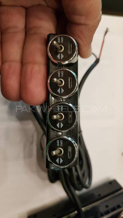 Portable 4 Port Switch with Cigarette socket. Portable 4 Port Switch with Cigarette socket. Image-2