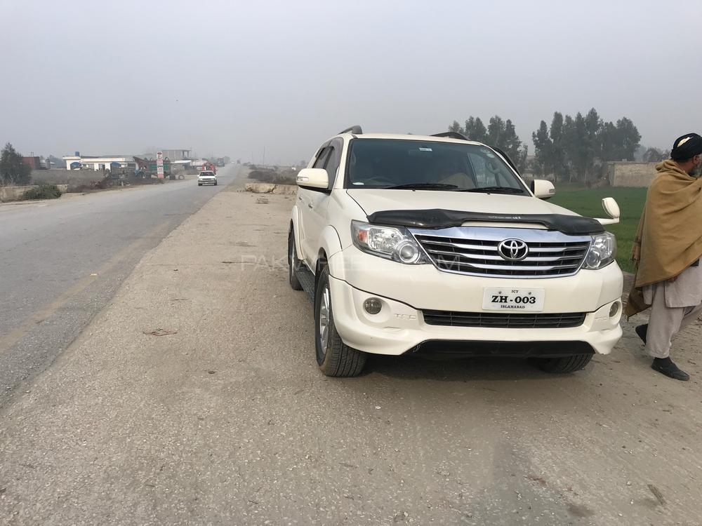 Toyota Fortuner 2013 for Sale in Mardan Image-1