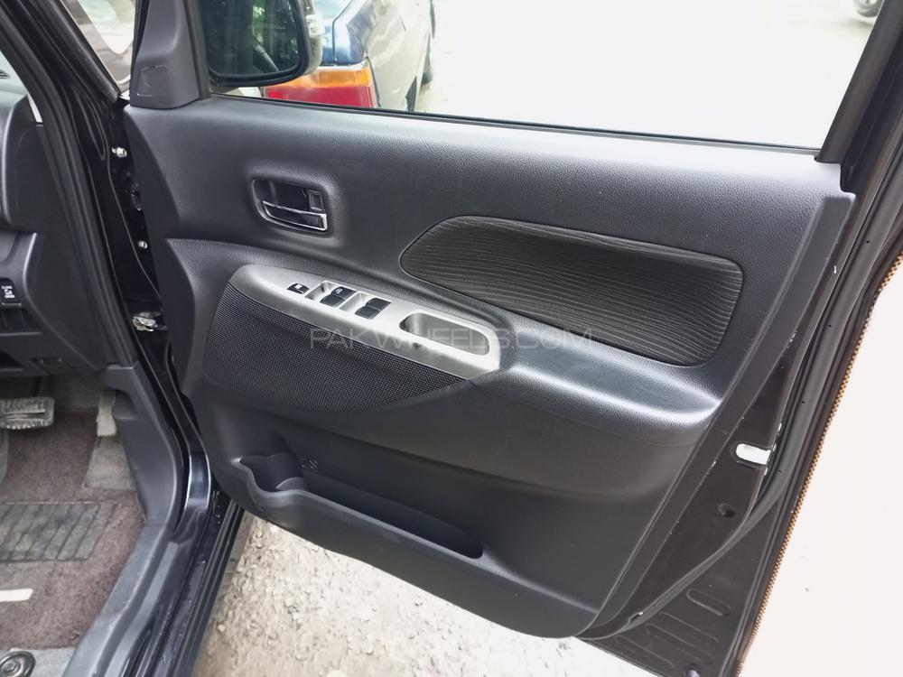 Nissan Dayz Highway Star 2014 for Sale in Lahore Nissan Dayz Highway Star 2014 for Sale in Lahore Image-3