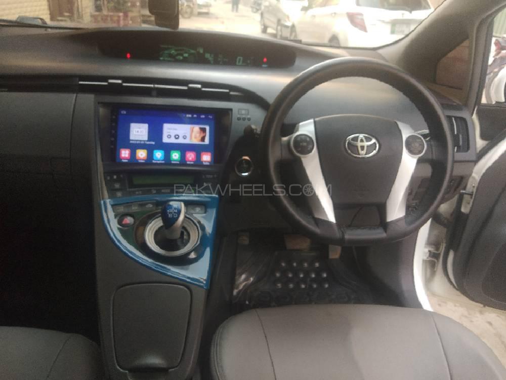 Toyota Prius 2014 for Sale in Faisalabad Toyota Prius 2014 for Sale in Faisalabad Image-4
