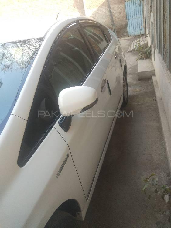 Toyota Prius 2014 for Sale in Faisalabad Toyota Prius 2014 for Sale in Faisalabad Image-10