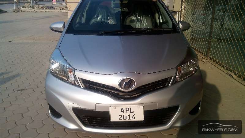 Toyota Vitz 2011 for Sale in Abbottabad Image-1